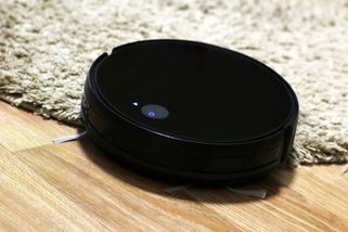 Po tom, co mi řekl prodavač z Alzy, bych robotický vysavač už nekoupil